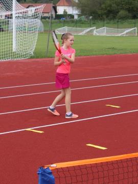 TM_Manja je zmagala v mini tenisu